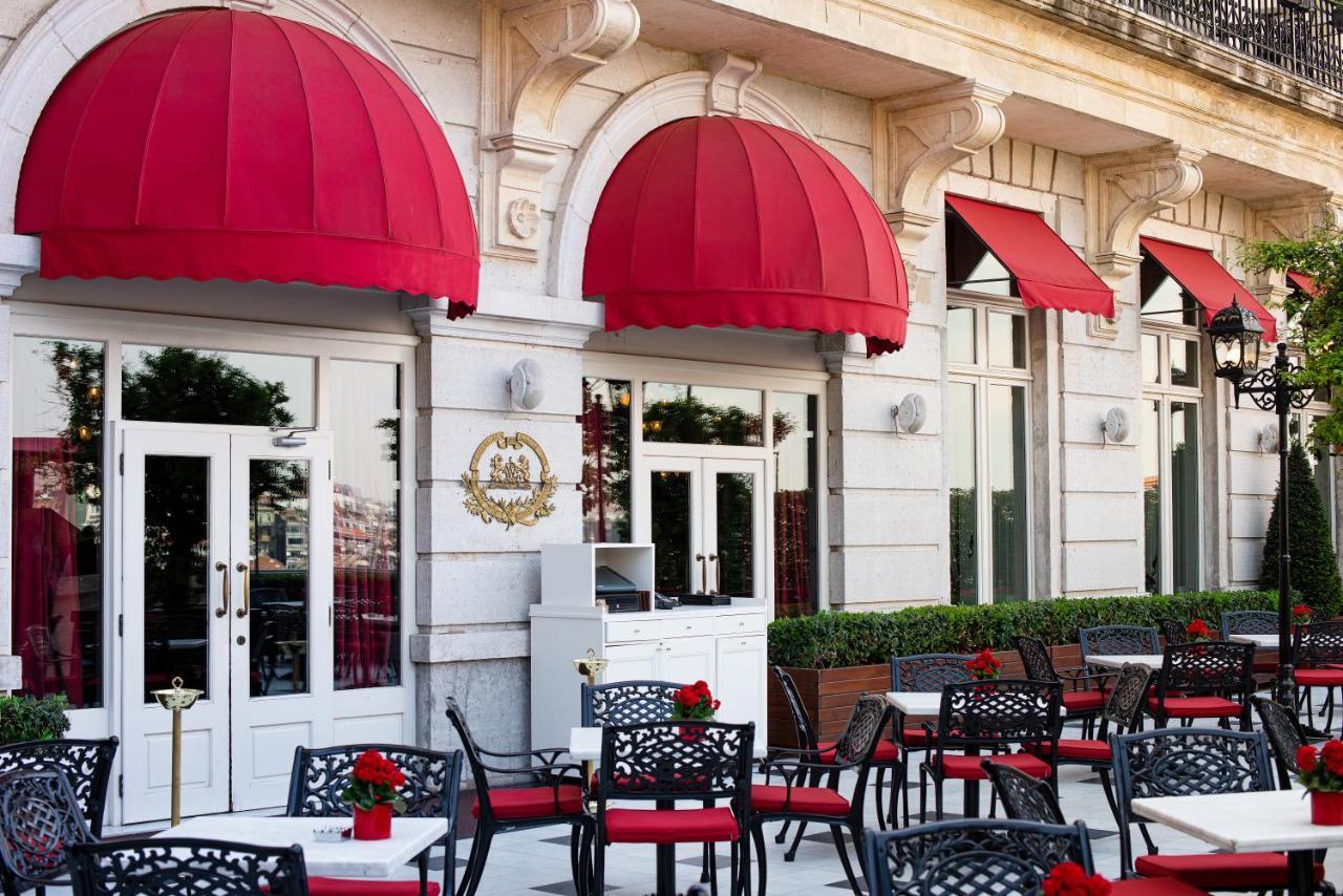 Pera Palace Hotel Istanbul Exterior photo Café de Paris