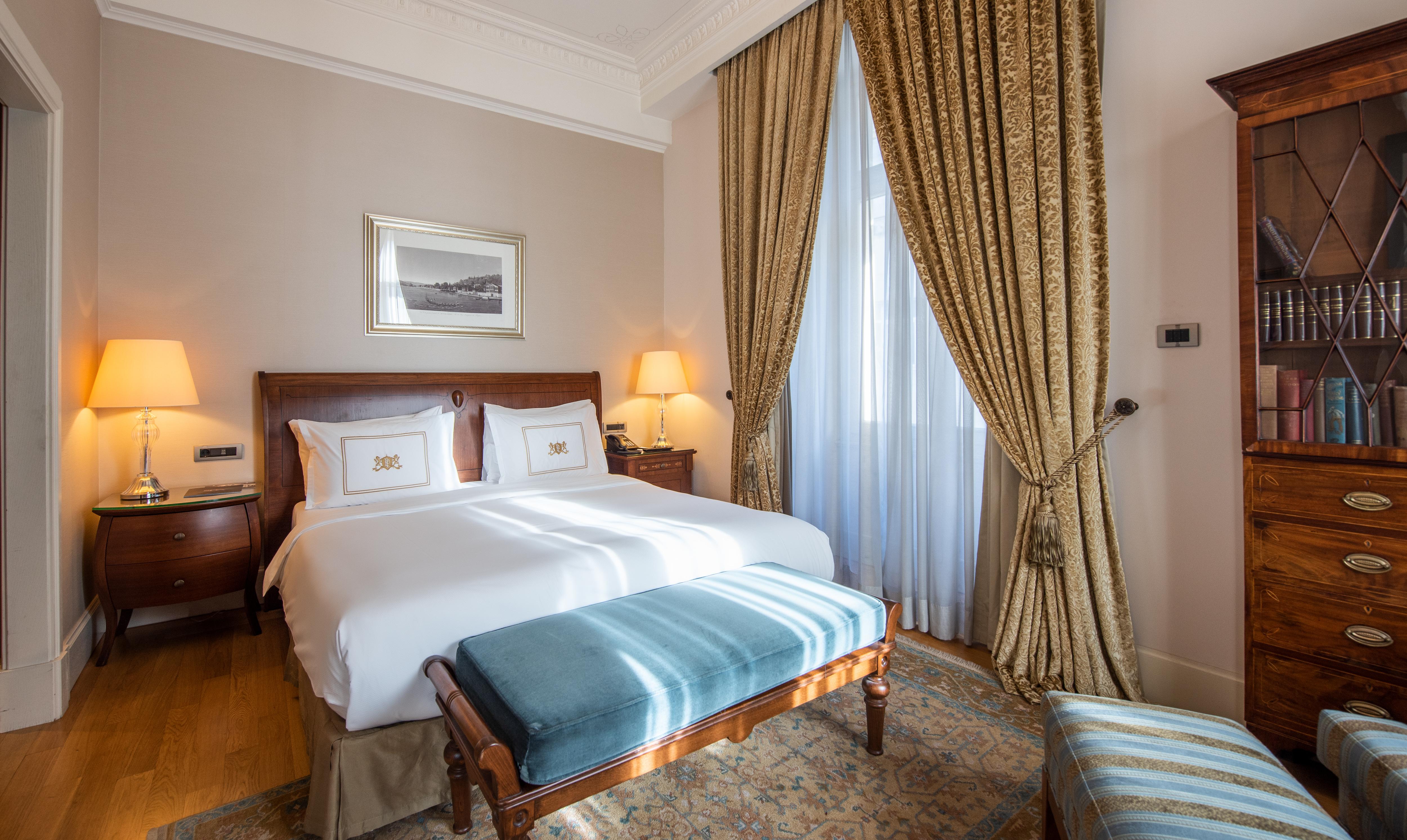 Pera Palace Hotel Istanbul Exterior photo