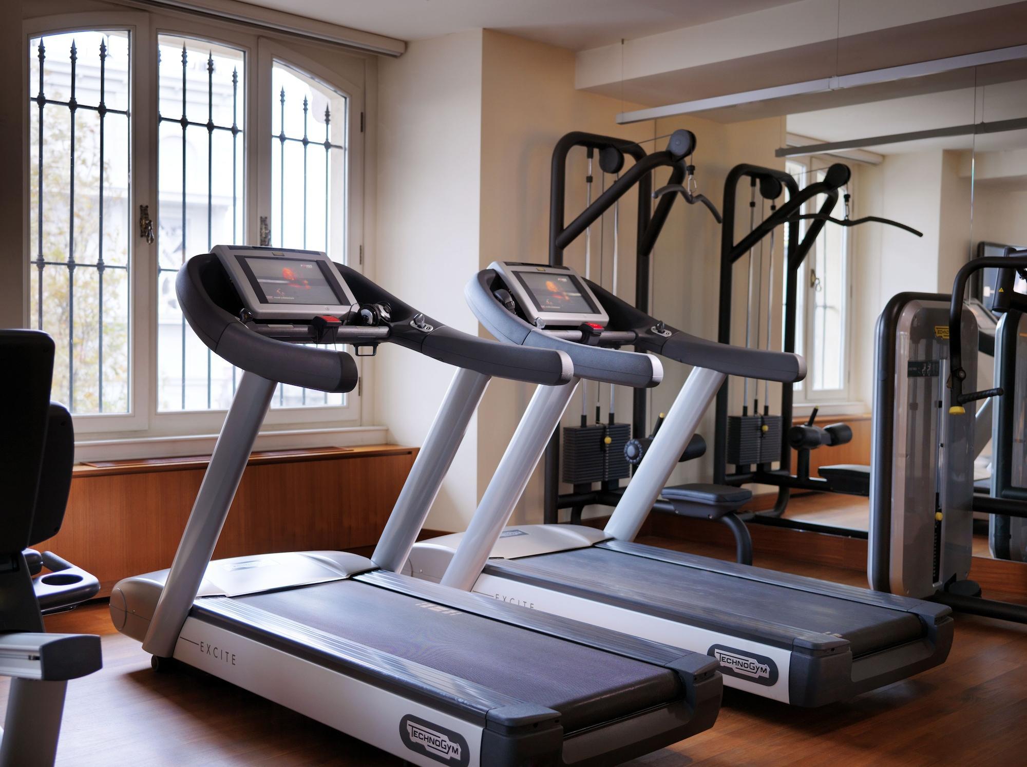 Pera Palace Hotel Istanbul Exterior photo A treadmill