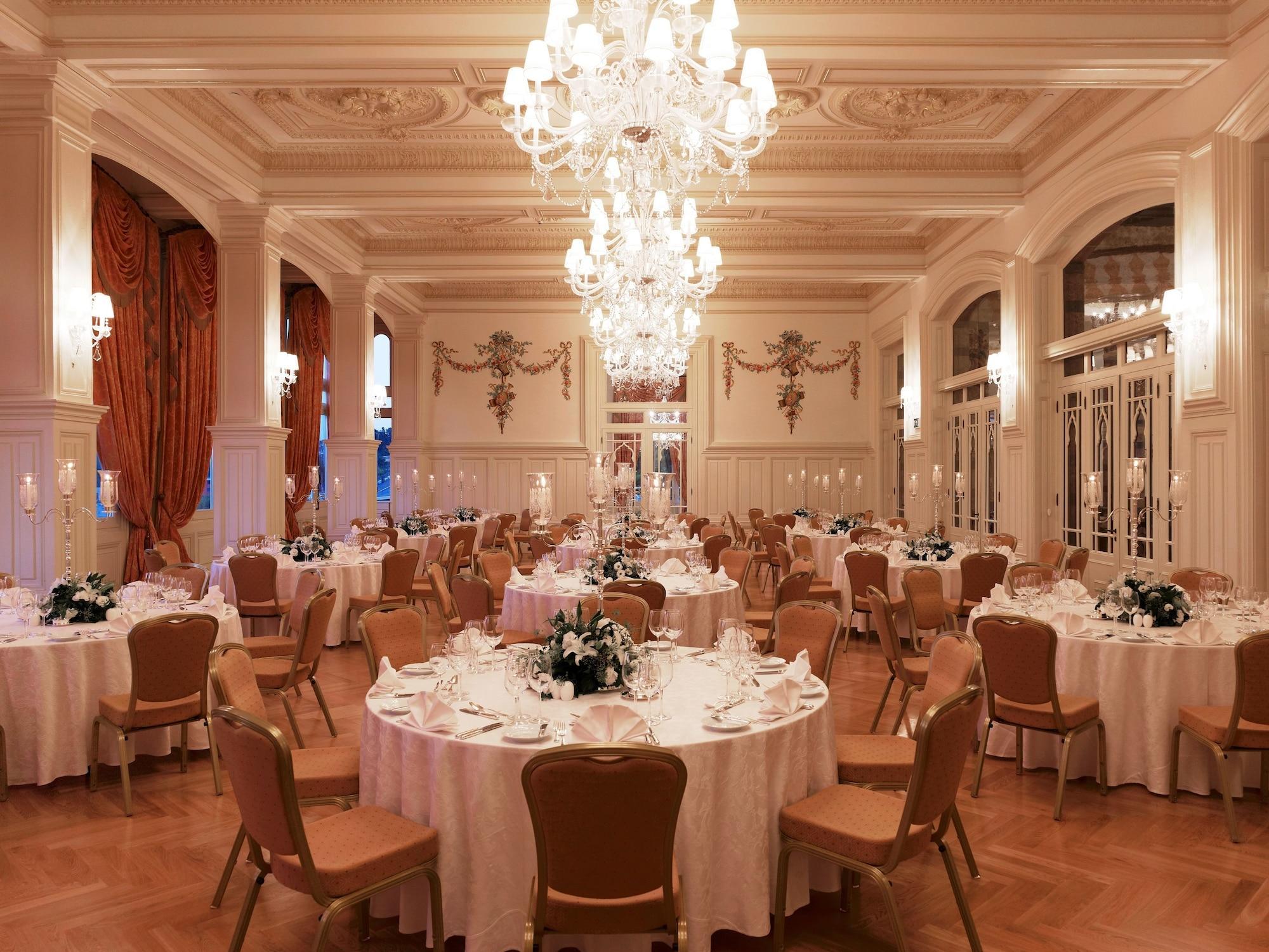 Pera Palace Hotel Istanbul Exterior photo The ballroom