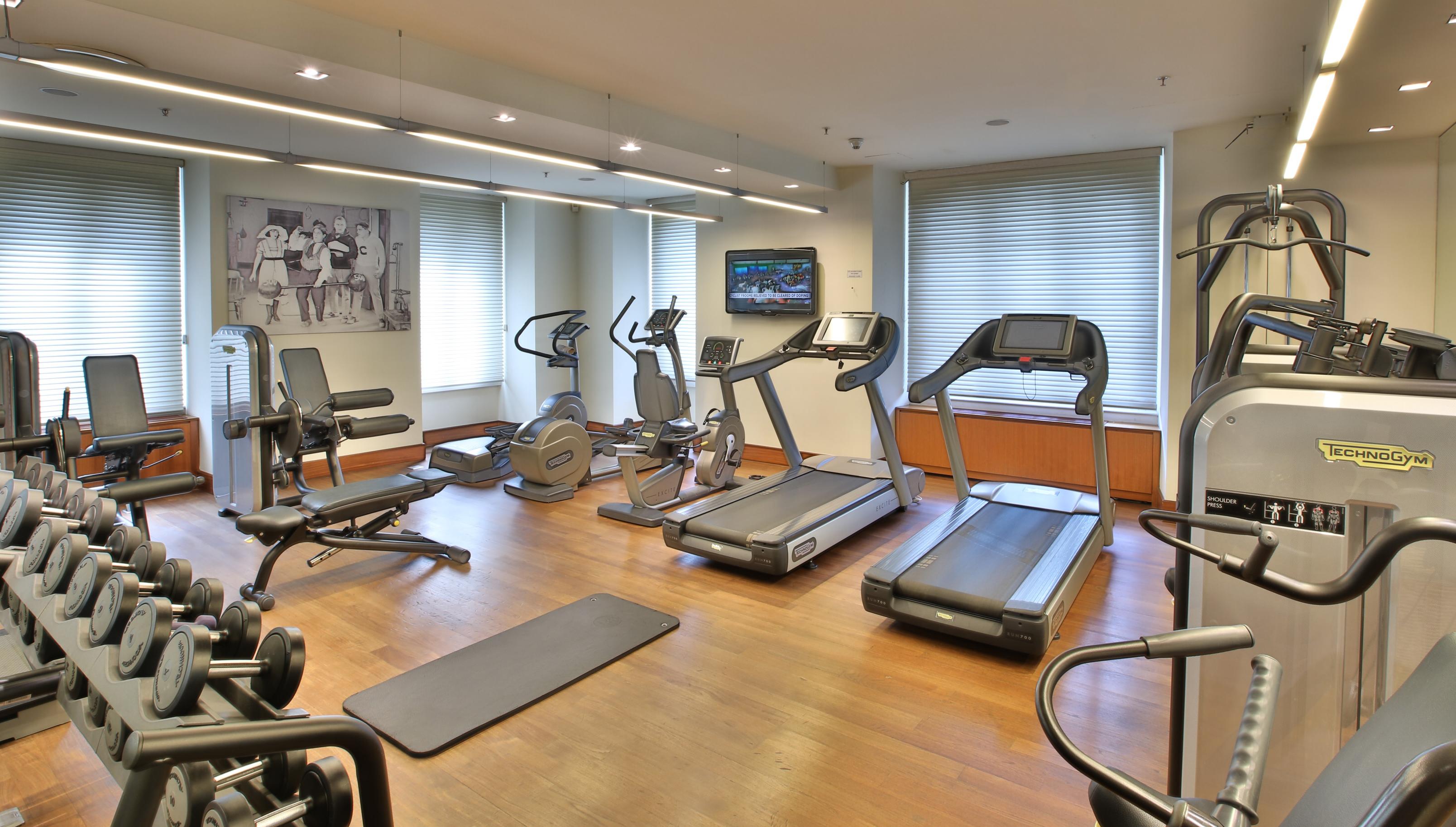 Pera Palace Hotel Istanbul Exterior photo A gym at a hotel