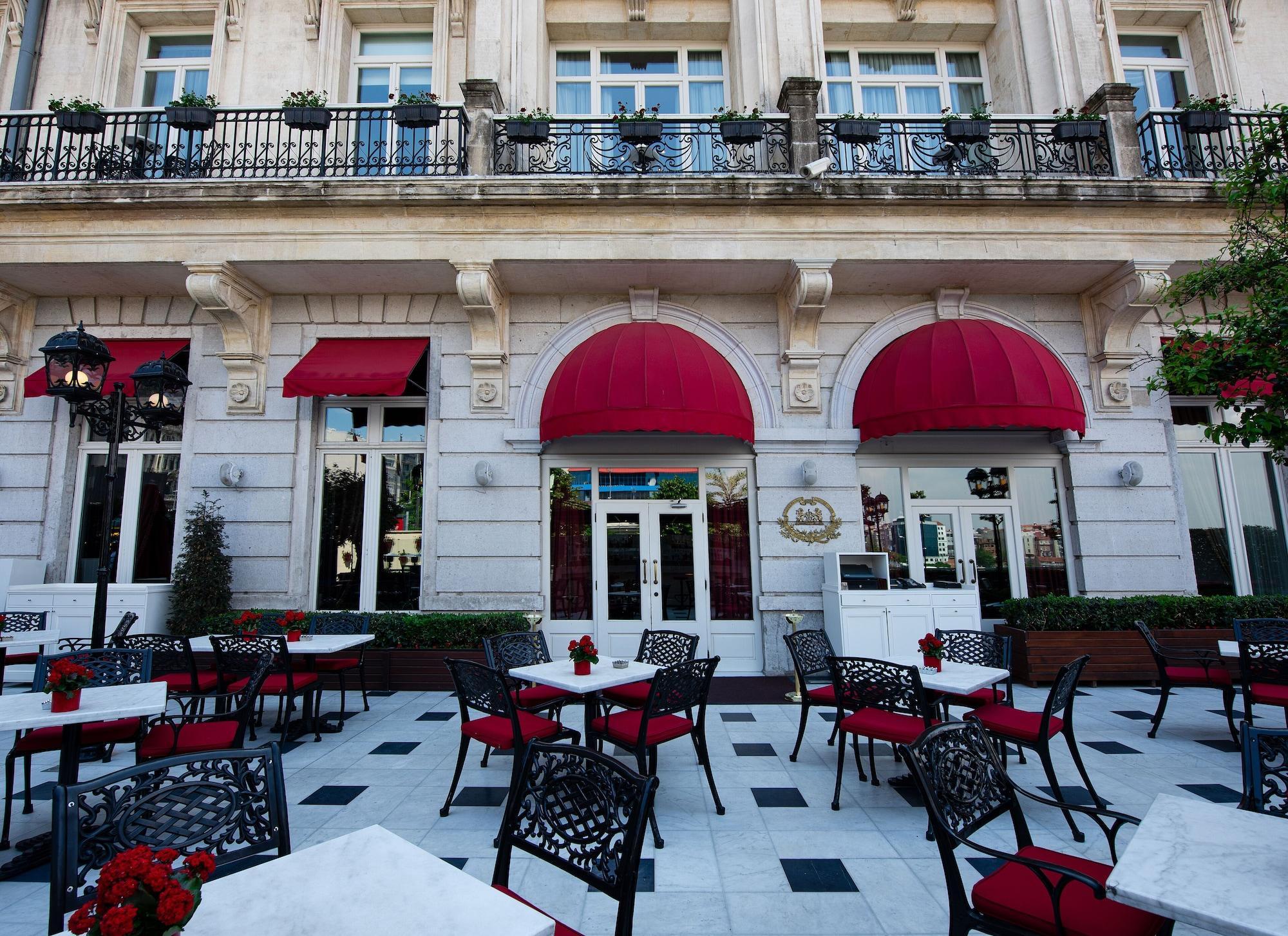 Pera Palace Hotel Istanbul Exterior photo The hotel's café