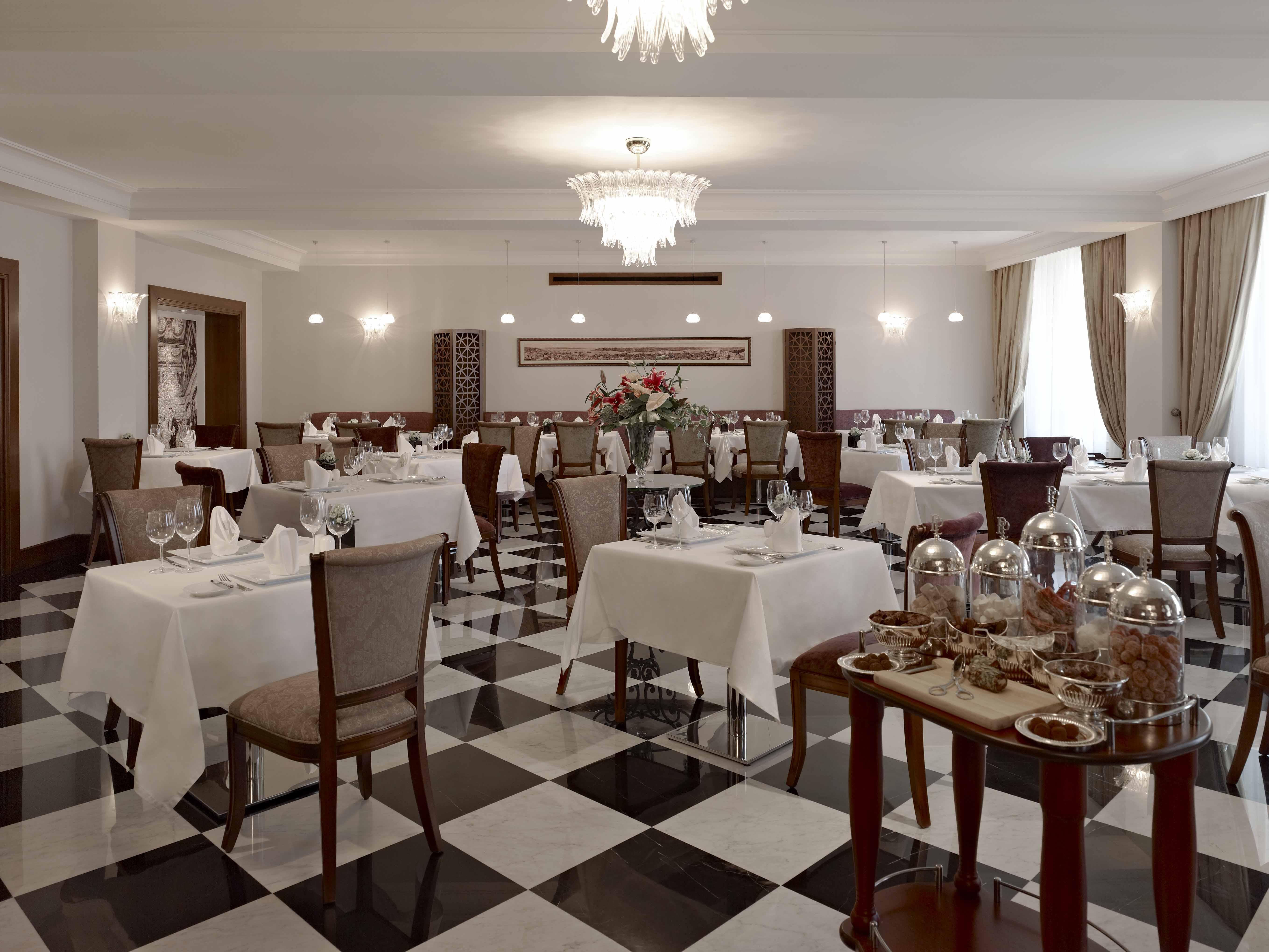 Pera Palace Hotel Istanbul Exterior photo Restaurant